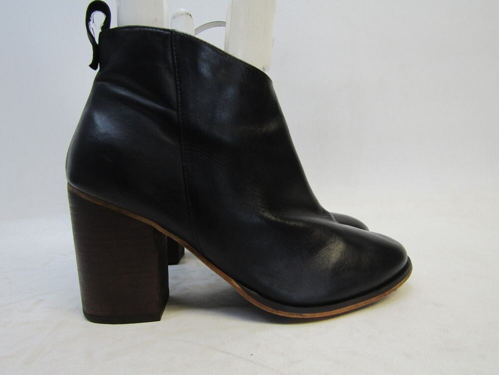BP Womens Size 9.5 M Black Leather Zip Ankle Fashion Boots Bootie
